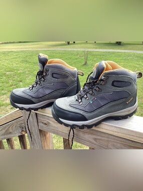 Hi-Tec Gray and black women’s Hiking Boots